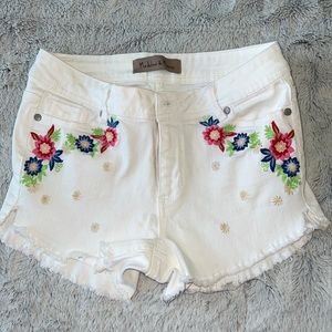 Madeline & Monroe size 28 shorts